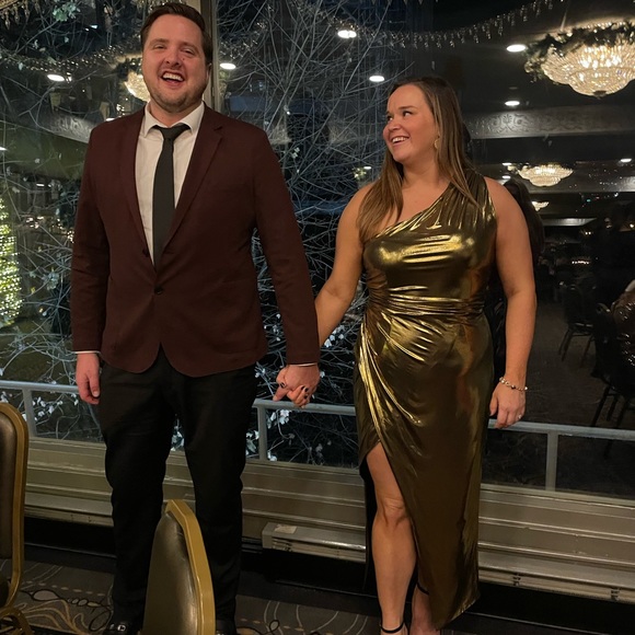 Alexia Admor Dresses & Skirts - Stunning , one shoulder, gold long sleeve dress!